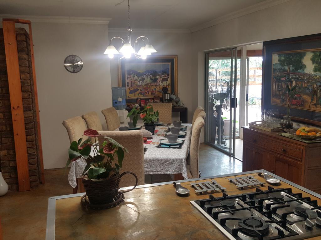 Midrand Guesthouse - Tasa Extérieur photo