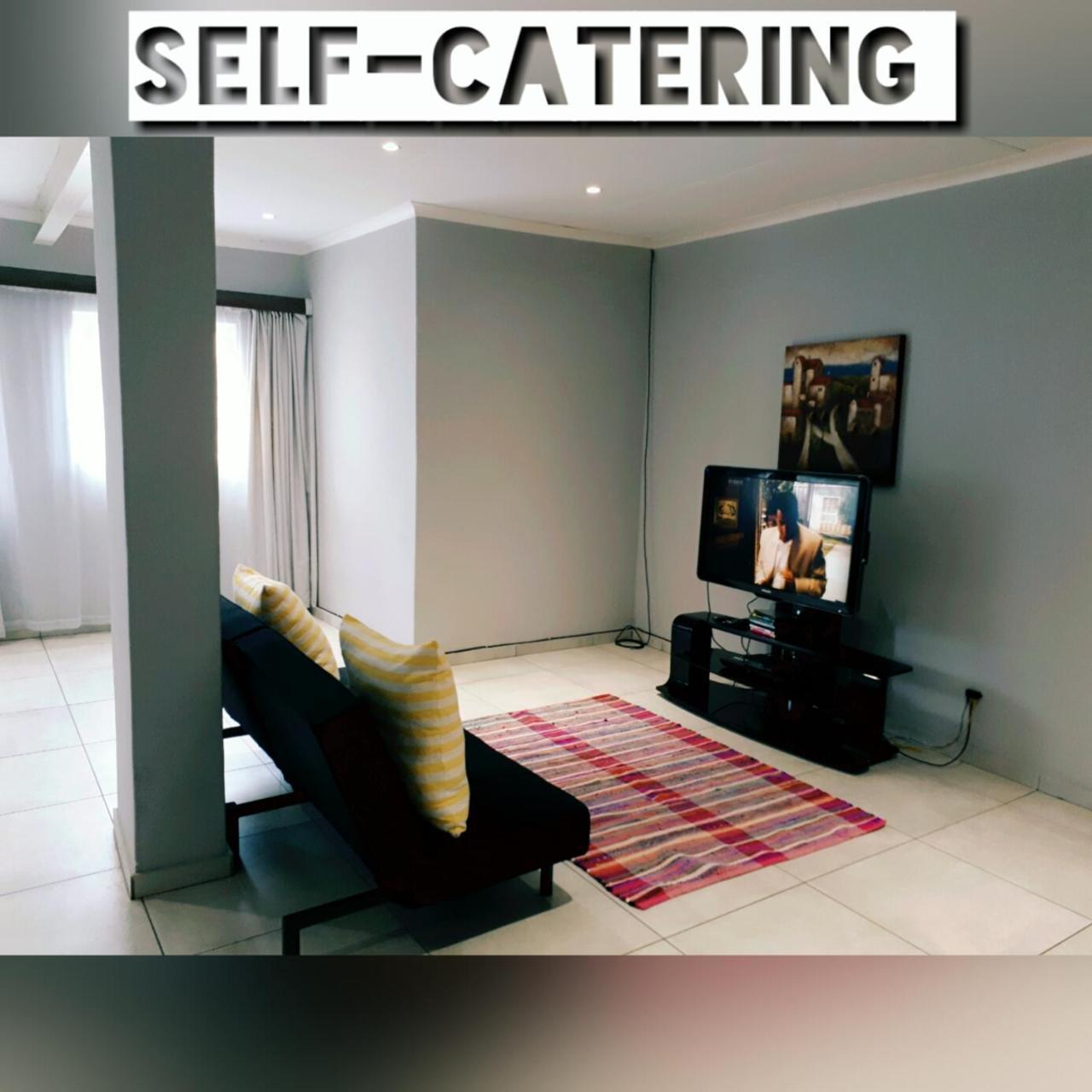 Midrand Guesthouse - Tasa Extérieur photo