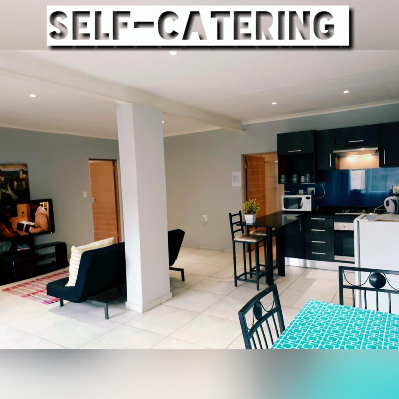 Midrand Guesthouse - Tasa Extérieur photo