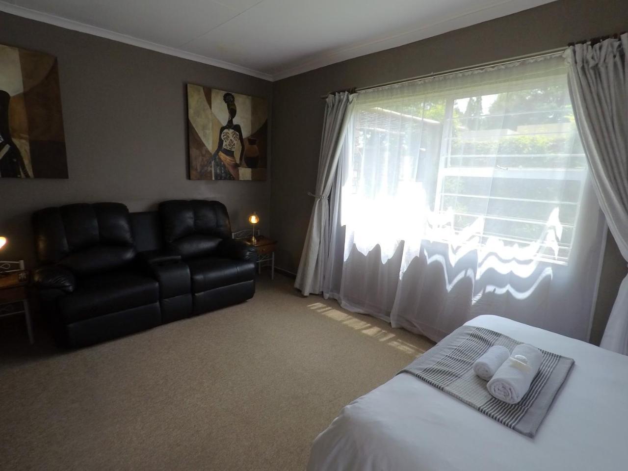 Midrand Guesthouse - Tasa Extérieur photo