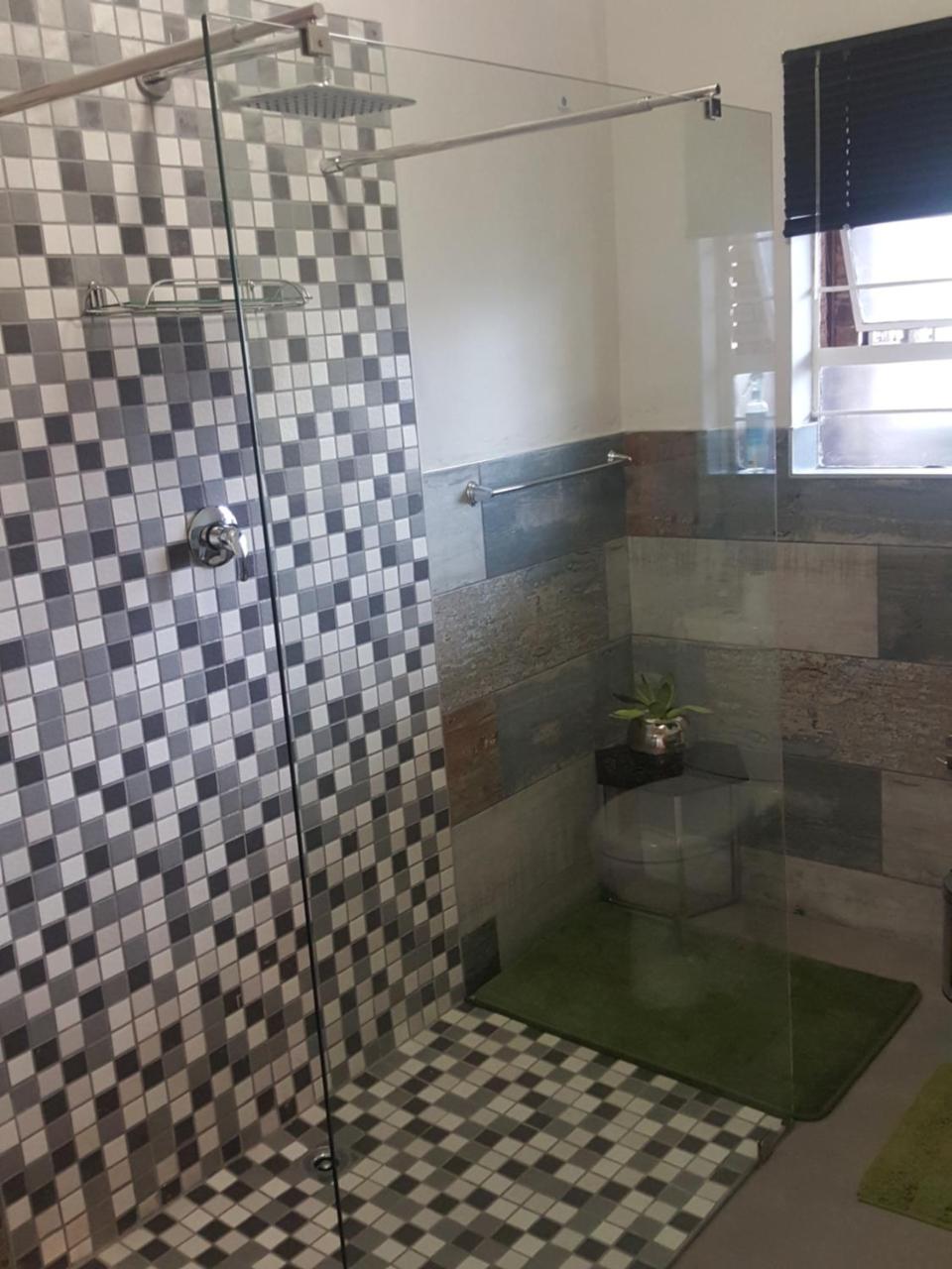 Midrand Guesthouse - Tasa Extérieur photo