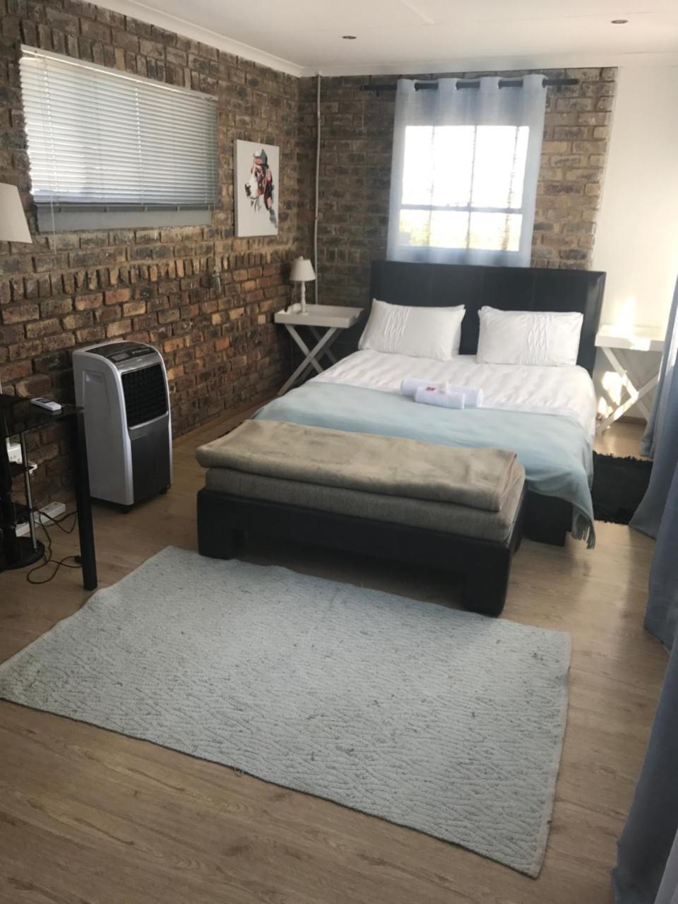 Midrand Guesthouse - Tasa Extérieur photo